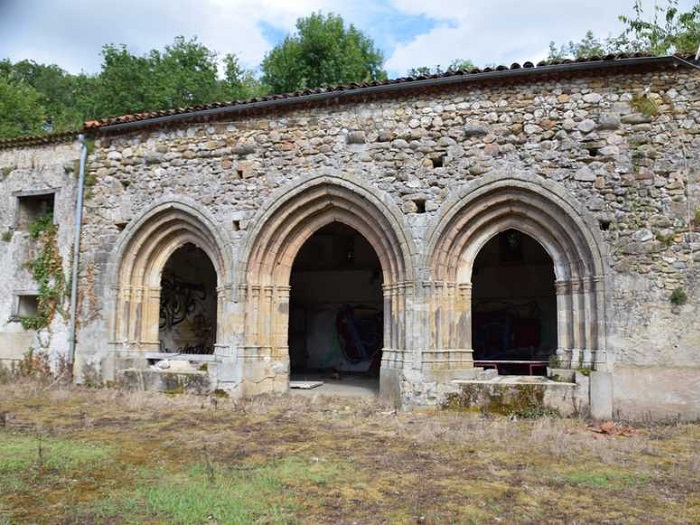 achat vente Ancienne Abbaye a vendre  ISMH à restaurer , dépendances, chapelle Foix  à 29 km ARIEGE MIDI PYRENEES