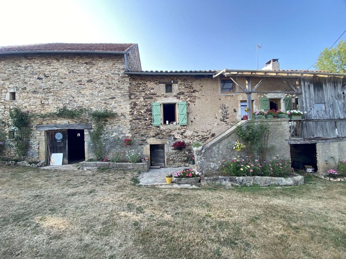 achat vente Ancien corps de ferme a vendre  restauré , dépendances Gorses , bel environnement de bois et prairies LOT MIDI PYRENEES