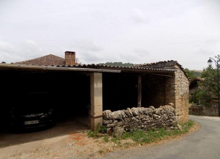 achat vente Ancien Corps de ferme a vendre  en pierres , dépendances, four à pain Puycelsi , à proximité,  dans un petit hameau TARN MIDI PYRENEES