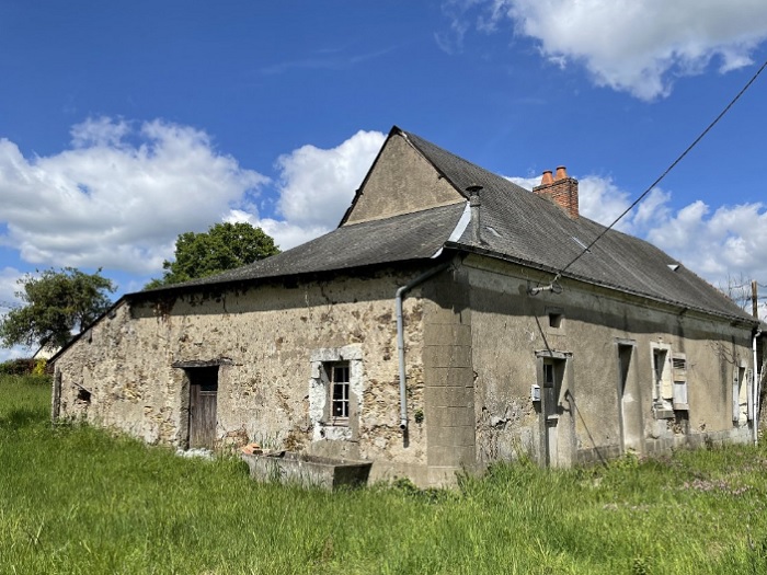 achat vente Ancienne fermette a vendre  à restaurer , dépendances, puits Saint-Denis d'Anjou  MAYENNE PAYS DE LA LOIRE