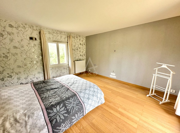 achat vente Maison de Maître a vendre  , dépendances Orbec , nichée dans un écrin de verdure CALVADOS NORMANDIE