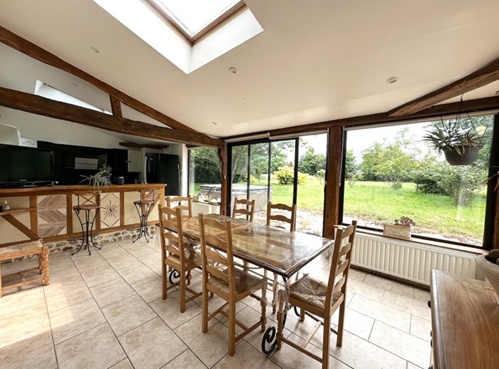 achat vente Maison de Maître a vendre  , dépendances Orbec , nichée dans un écrin de verdure CALVADOS NORMANDIE
