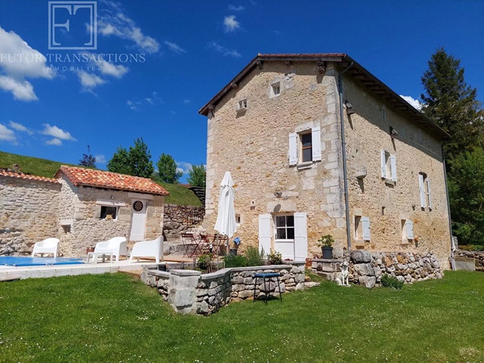 achat vente Ancien Presbytère a vendre  , piscine Brantôme en Périgord , à 5min du centre DORDOGNE AQUITAINE