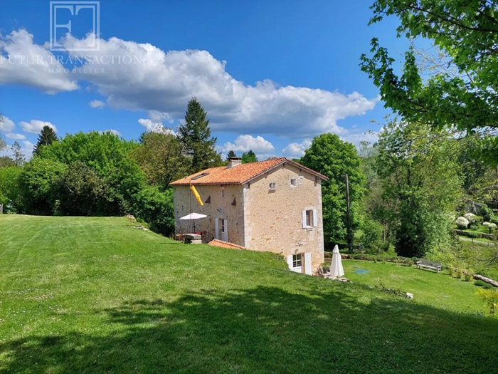 achat vente Ancien Presbytère a vendre  , piscine Brantôme en Périgord , à 5min du centre DORDOGNE AQUITAINE