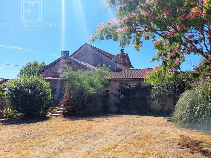 achat vente Grande maison a vendre  en pierre , dépendances La Chapelle-Faucher , à 10 min de Brantôme, dans un hameau DORDOGNE AQUITAINE