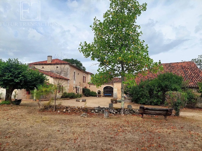 achat vente Maison de Maître a vendre   , dépendances, piscine, 2nde maison 90 m2 Mareuil en Périgord  DORDOGNE AQUITAINE