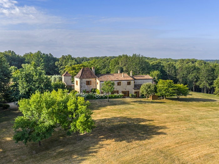 achat vente Domaine d'Exception a vendre  restauré avec raffinement , dépendances, pigeonnier Lalinde , à quelques minutes, havre de paix absolu DORDOGNE AQUITAINE