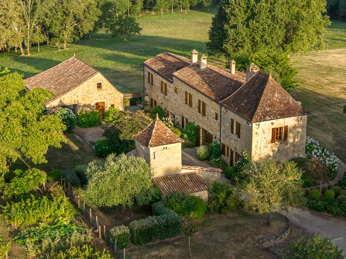 achat vente Domaine d'Exception a vendre  restauré avec raffinement , dépendances, pigeonnier Lalinde , à quelques minutes, havre de paix absolu DORDOGNE AQUITAINE