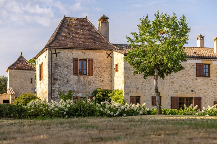 achat vente Domaine d'Exception a vendre  restauré avec raffinement , dépendances, pigeonnier Lalinde , à quelques minutes, havre de paix absolu DORDOGNE AQUITAINE