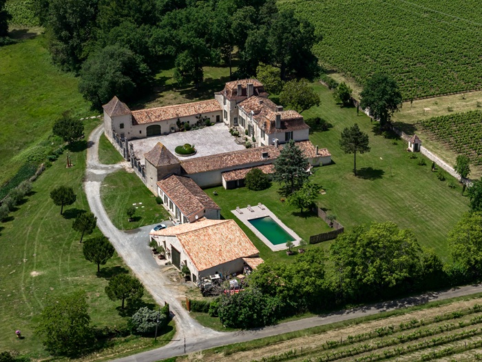 achat vente Charmant Château a vendre  , dépendances, maison de gardien, piscine Dordogne , sur les coteaux de la vallée de la Dordogne DORDOGNE AQUITAINE