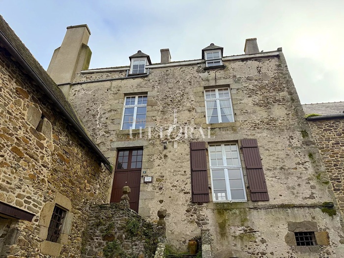 achat vente Manoir a vendre   Ille et Vilaine , au cœur d'un village historique ILLE ET VILAINE BRETAGNE