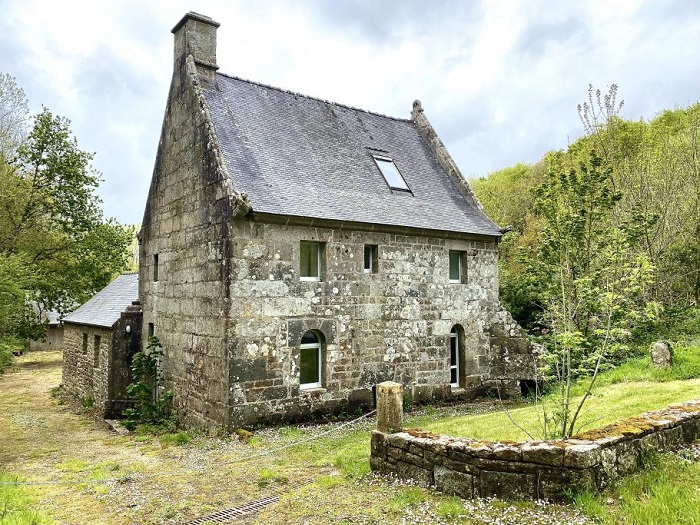achat vente Moulin ancien a vendre  classé Monument Historique  Finistère Nord  FINISTERE BRETAGNE