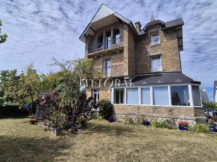 achat vente Villa balnéaire a vendre  , dépendance, studio indépendant Clohars-Carnoët , sur un coteau, surplombant l'océan FINISTERE BRETAGNE