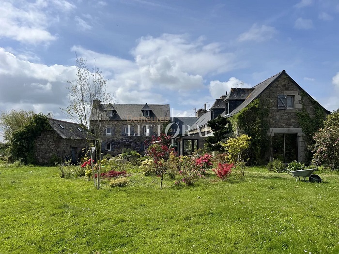 achat vente Ensemble rustique a vendre  , dépendance Proche Tréguier , à 300 m d'un village COTES D'ARMOR BRETAGNE