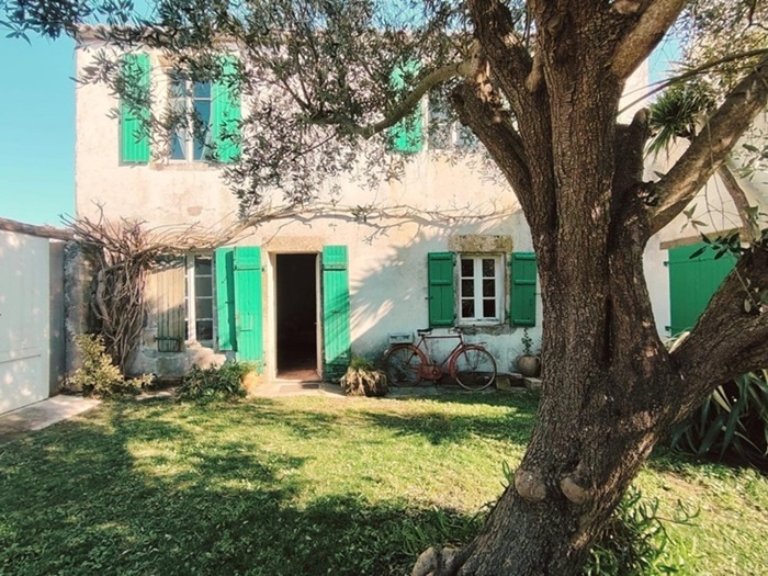 achat vente Demeures anciennes a vendre   Loix , hyper centre, Ile de Ré CHARENTE MARITIME POITOU CHARENTES