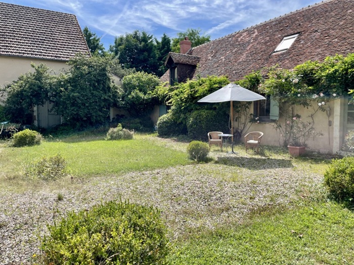 achat vente Authentique Longère  a vendre  , dépendances, gîte Ardentes , à quelques minutes, au cœur du Berry INDRE CENTRE