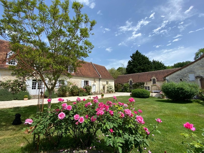 achat vente Manoir avec Chapelle a vendre  ISMH , dépendances, gîtes, salle de réception, étang Indre , entre Touraine et Berry, 2h40 de Paris.  INDRE CENTRE
