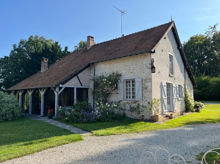 achat vente Manoir avec Chapelle a vendre  ISMH , dépendances, gîtes, salle de réception, étang Indre , entre Touraine et Berry, 2h40 de Paris.  INDRE CENTRE