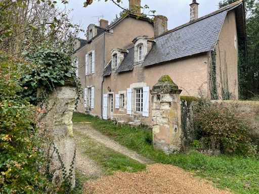achat vente Gentilhommière a vendre  à restaurer , dépendance, longère Angers , à 40 km, à 1km d'un bourg et de sa gare SNCF LOIRE ATLANTIQUE PAYS DE LA LOIRE
