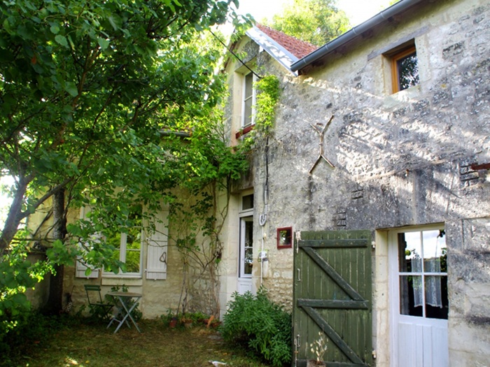 achat vente Demeure de caratère a vendre  avec lavoir XVIIIème ISMH , grand auvent Richelieu , à 10 km, environnement calme et sans voisins INDRE ET LOIRE CENTRE