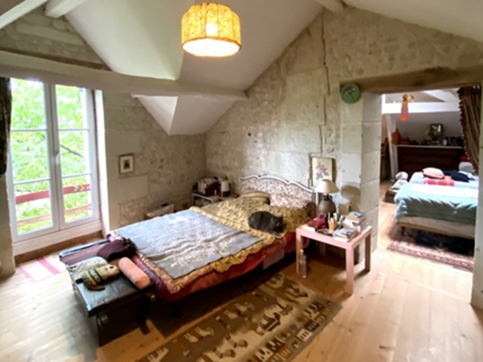 achat vente Demeure de caratère a vendre  avec lavoir XVIIIème ISMH , grand auvent Richelieu , à 10 km, environnement calme et sans voisins INDRE ET LOIRE CENTRE