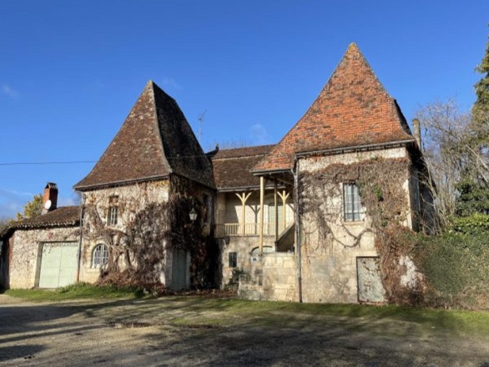 achat vente Ancien prieuré a vendre  à restaurer  Périgueux , à 15 mn DORDOGNE AQUITAINE