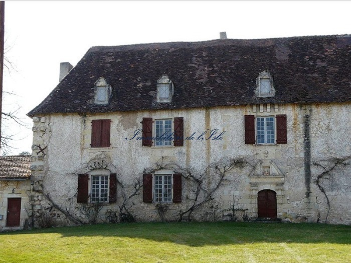 achat vente Château rustique a vendre  , dépendances Périgueux , à 15 km DORDOGNE AQUITAINE