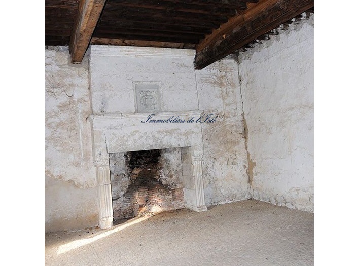 achat vente Château a vendre  à restaurer , dépendances Périgueux  à 15 km, au coeur d’un paysage vallonné AQUITAINE DORDOGNE