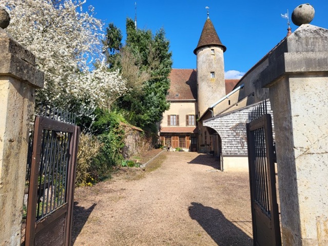 achat vente Demeure de Caractère a vendre  , dépendances Moulins-Engilbert , à proximité, centre historique NIEVRE BOURGOGNE