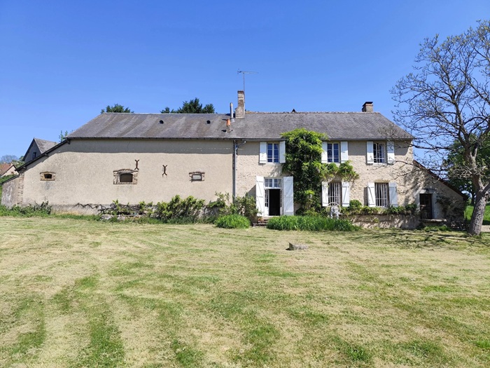 achat vente Prieuré a vendre  , dépendance, corps de ferme Maux , aux portes du Parc du Morvan NIEVRE BOURGOGNE