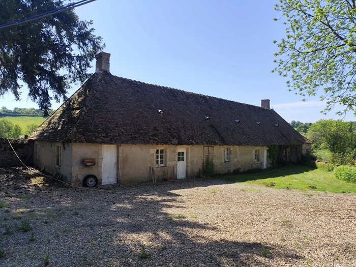 achat vente Prieuré a vendre  , dépendance, corps de ferme Maux , aux portes du Parc du Morvan NIEVRE BOURGOGNE
