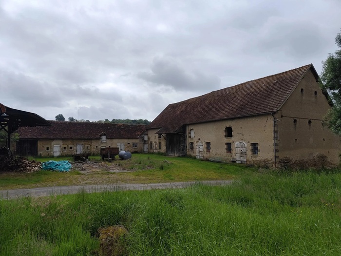achat vente Prieuré a vendre  , dépendance, corps de ferme Maux , aux portes du Parc du Morvan NIEVRE BOURGOGNE