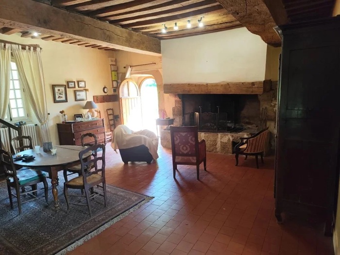 achat vente Prieuré a vendre  , dépendance, corps de ferme Maux , aux portes du Parc du Morvan NIEVRE BOURGOGNE