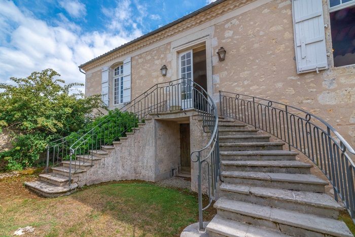 achat vente Maison de Maître a vendre  en parfait état , dépendances, piscine Gramont , dans un charmant village, avec vue TARN ET GARONNE MIDI PYRENEES