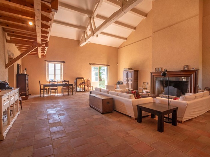 achat vente Propriété a vendre  en parfait état , dépendances, piscine Auch , à 25 min, 17 mn de Vic-Fezensac, vue exceptionnelle sur le GERS MIDI PYRENEES