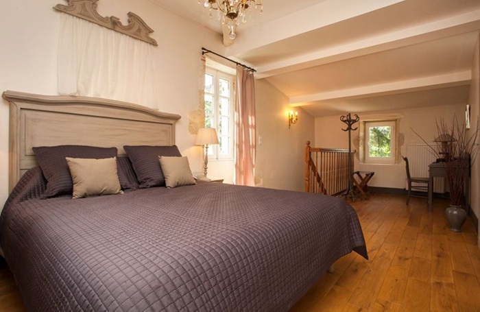 achat vente Manoir a vendre  en parfait état , dépendance, gîte, piscine Condom , à proximité, pas de voisins proches GERS MIDI PYRENEES
