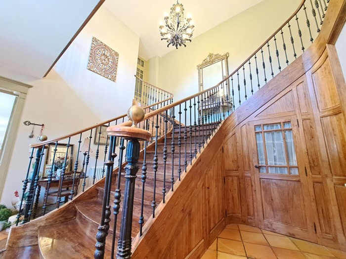 achat vente Manoir a vendre  en parfait état , dépendance, gîte, piscine Condom , à proximité, pas de voisins proches GERS MIDI PYRENEES