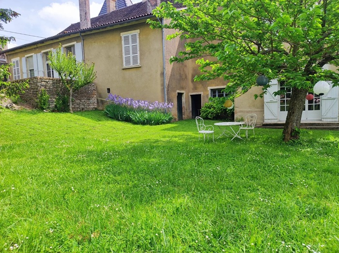achat vente Maison de Maître a vendre  , dépendances, maison de gardien Lugny , à 30mn TGV (Mâcon), 1h15 de Lyon et 2h de Genève SAONE ET LOIRE RHONE ALPES