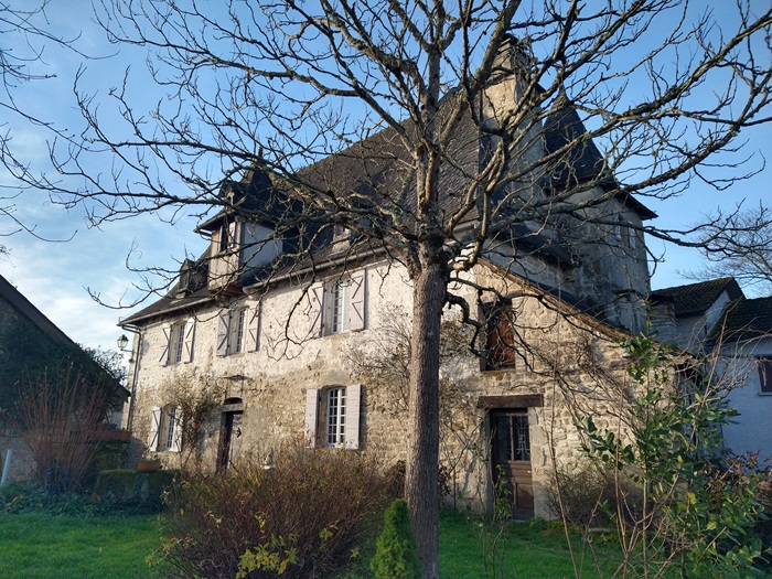 achat vente Demeure de Caractère a vendre  en très bon état , dépendance, puits Argentat-sur-Dordogne , à 20 mn, 30 mn Aurillac CORREZE LIMOUSIN