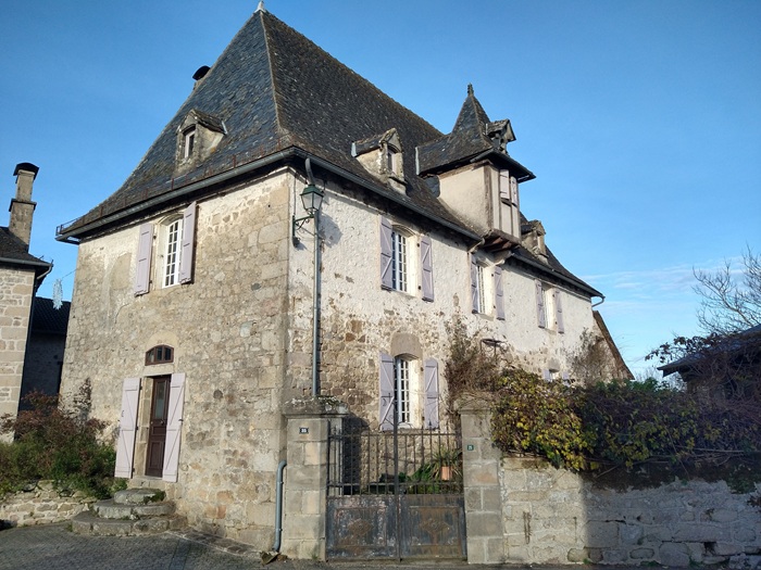 achat vente Demeure de Caractère a vendre  en très bon état , dépendance, puits Argentat-sur-Dordogne , à 20 mn, 30 mn Aurillac CORREZE LIMOUSIN