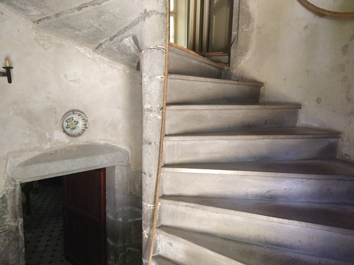 achat vente Manoir a vendre  en très bon état , dépendance Allanche , à 15 mn, 40 mn A75, coeur de village CANTAL AUVERGNE