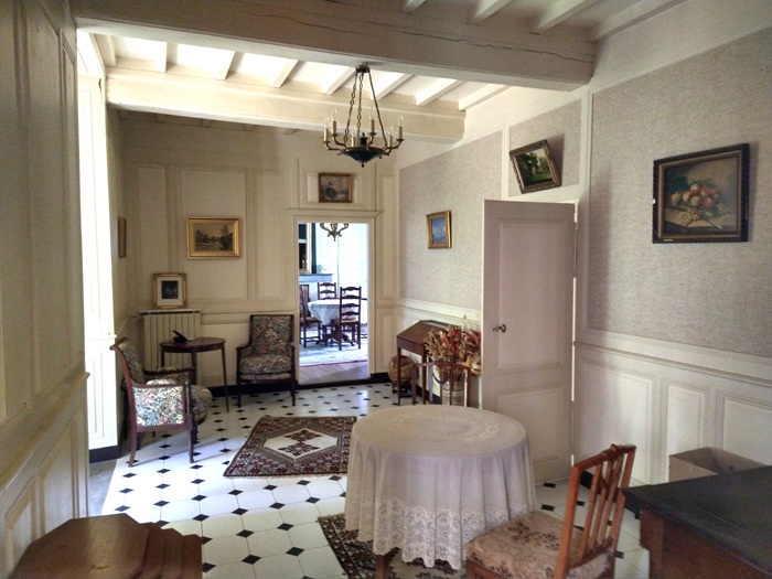 achat vente Manoir a vendre  en très bon état , dépendance Allanche , à 15 mn, 40 mn A75, coeur de village CANTAL AUVERGNE