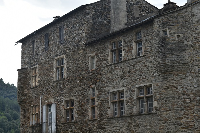achat vente Ancienne Maison Forte  a vendre  ISMH à restaurer , caves, greniers, atelier Saint-Jean-du-Gard , à 40 mn, à 2 pas des Cévennes GARD LANGUEDOC ROUSSILLON