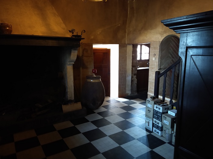 achat vente Ancien Château a vendre  à restaurer  (non attenant) Perpignan  à 35 mn, dans village historique PYRENEES ORIENTALES LANGUEDOC ROUSSILLON