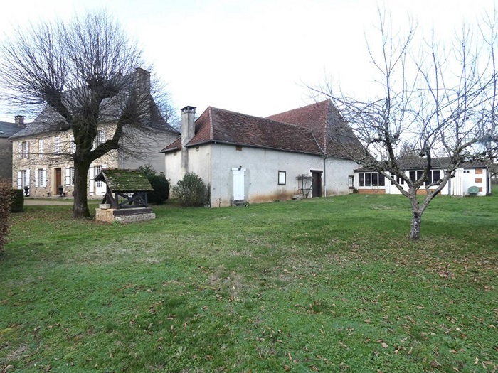 achat vente Maison ancienne a vendre  , dépendances Génis  DORDOGNE AQUITAINE