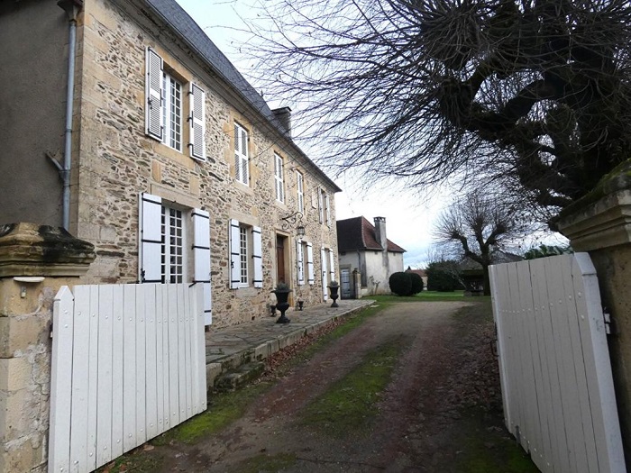 achat vente Maison ancienne a vendre  , dépendances Génis  DORDOGNE AQUITAINE