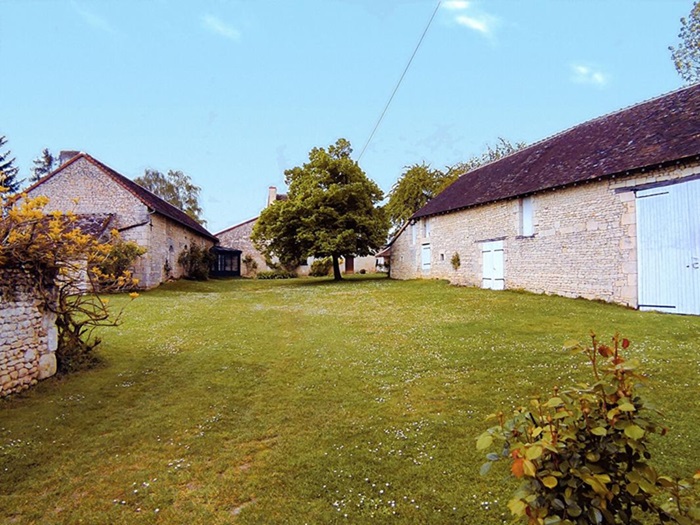 achat vente Logis a vendre  , dépendances, piscine Marcilly-sur-Vienne , à 15 mm Sud Ste Maure De Touraine et A 10,  à 30 mm TGV INDRE ET LOIRE CENTRE