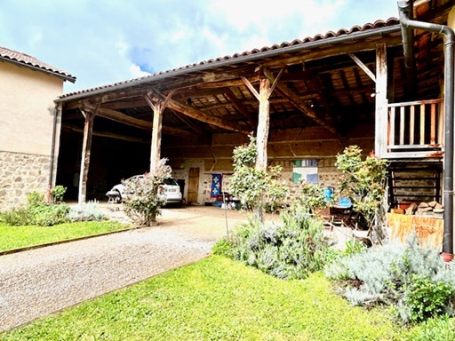 achat vente Ancien Corps de Ferme a vendre  , dépendances, piscine Essertines en Donzy , 20 mn de la A 89 et 1 h de Lyon RHONE RHONE ALPES