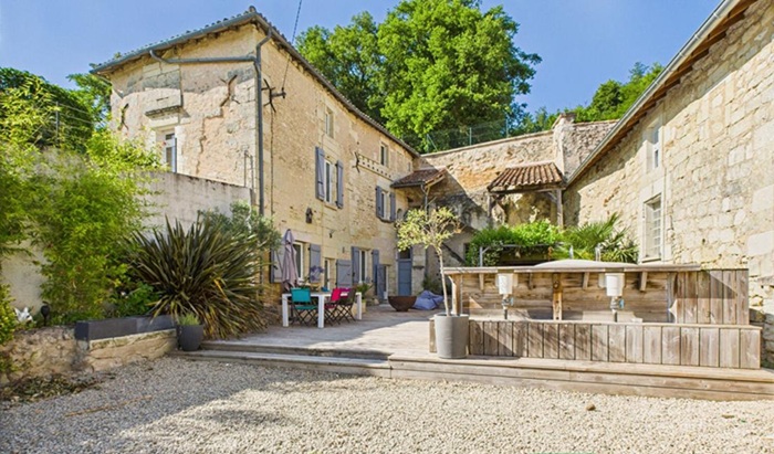 achat vente Authentique Maison ancienne a vendre  , dépendances Beaumont Saint Cyr , à quelques mn du Futuroscope VIENNE POITOU CHARENTES