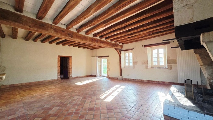 achat vente Propriété de Caractère a vendre  restauré , appartement indépendant Marmagne ,  au calme CHER CENTRE